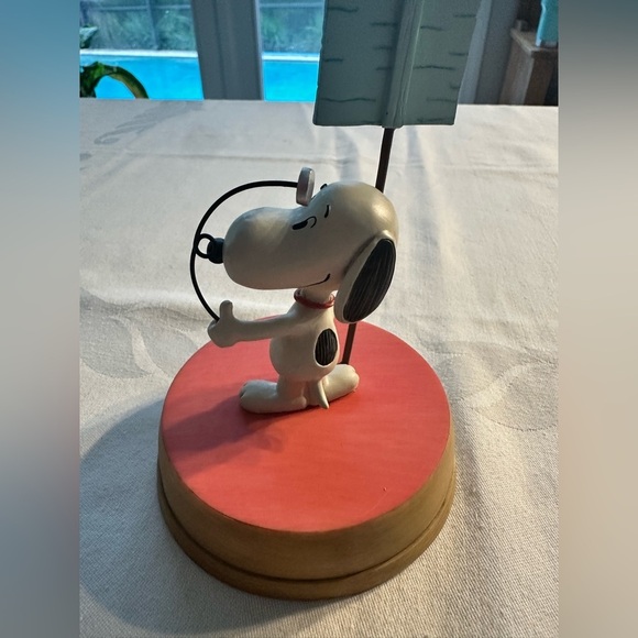 Peanuts Gallery Hallmark Snoopy Happiness Is A Sure Bet Figurine 2015 - Picture 6 of 10